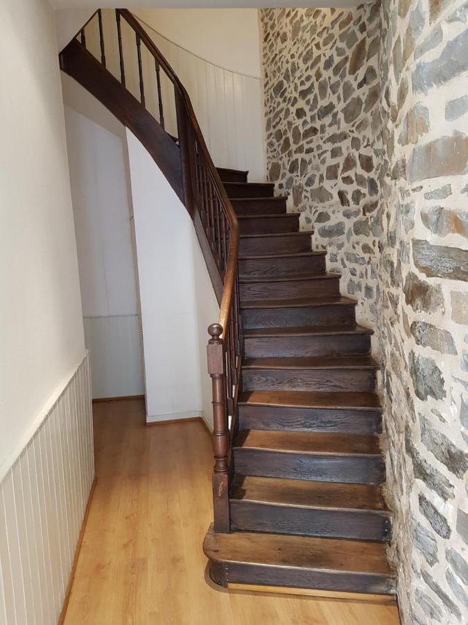 Bel Appartement, Bien Equipe Et Confortable Dans Le Centre Historique Fougères Zewnętrze zdjęcie